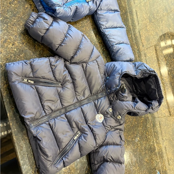 Moncler Kids Navy Puffer Jacket - Picture 4 of 4